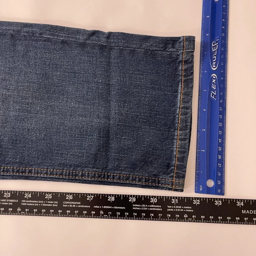 Levis sizing title